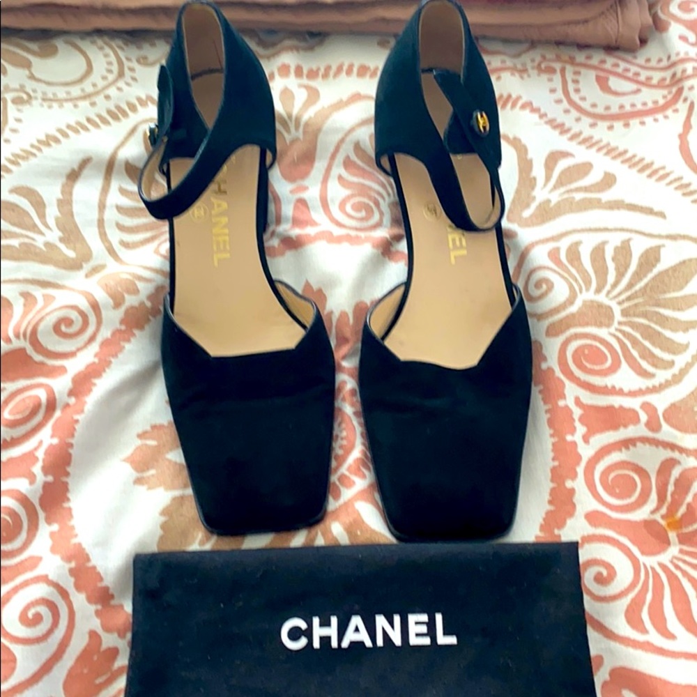 Authentic Chanel heels. Size 37 1/2.